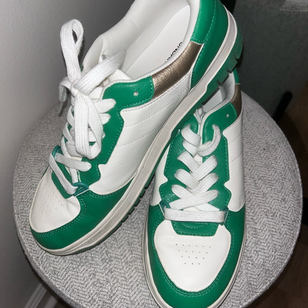 No Boundaries Green and White Athletic Shoes
